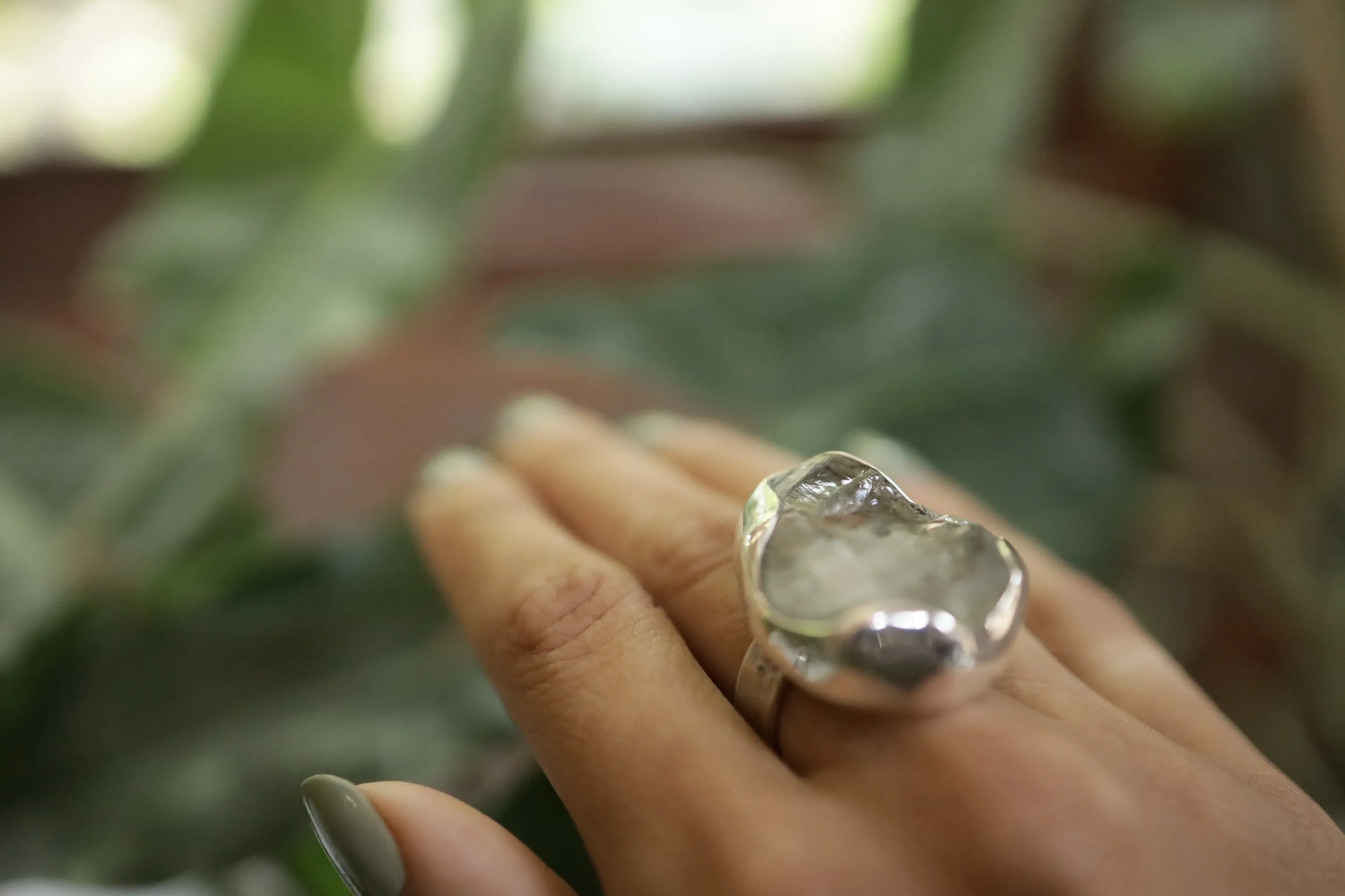 A Sturdy Embrace of Luxurious Luminosity: Adjustable Sterling Silver Ring with Green Amethyst - Unisex - Size 5-10 US