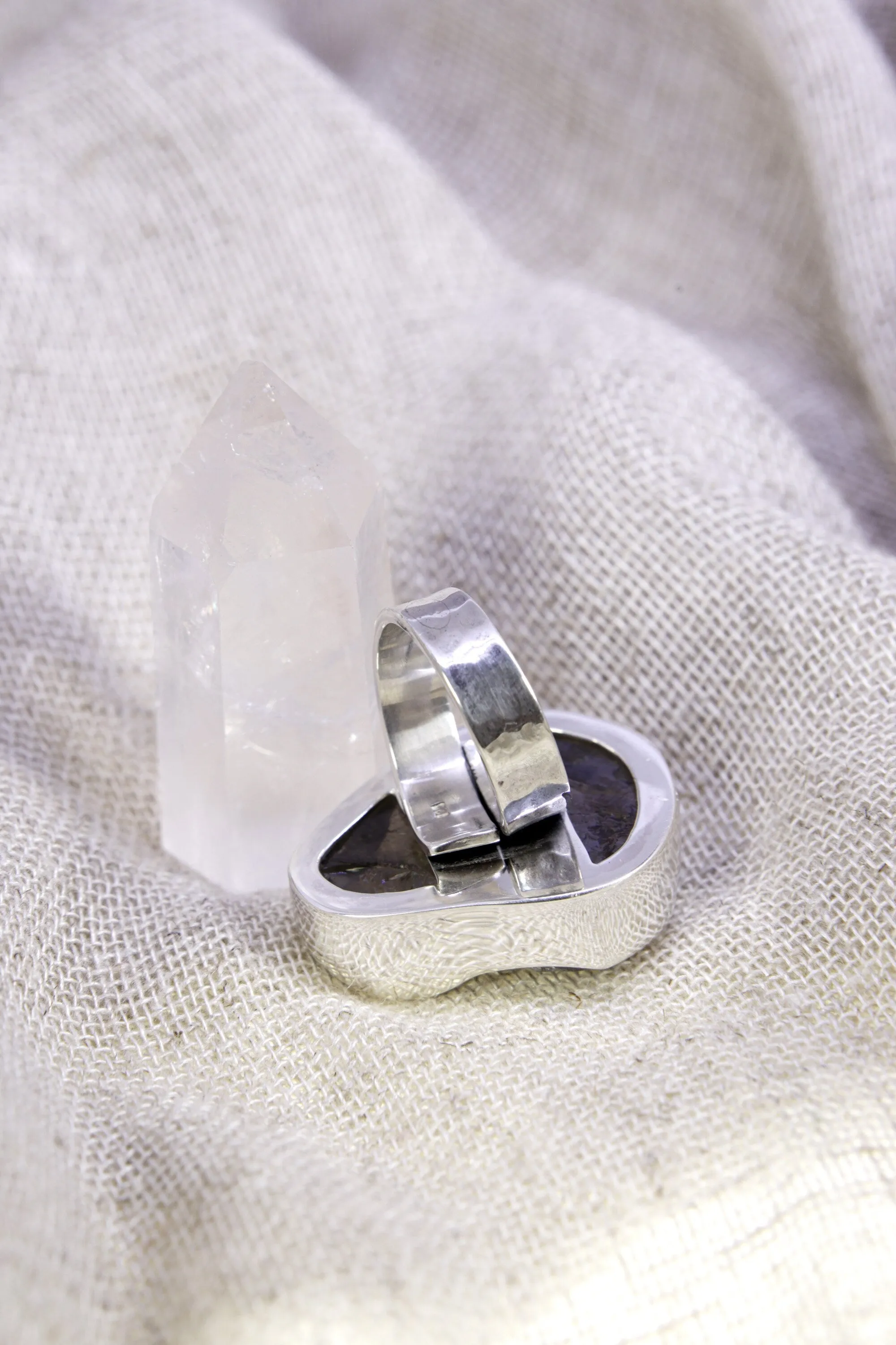 A Sturdy Embrace of Luxurious Luminosity: Adjustable Sterling Silver Ring with Green Amethyst - Unisex - Size 5-10 US