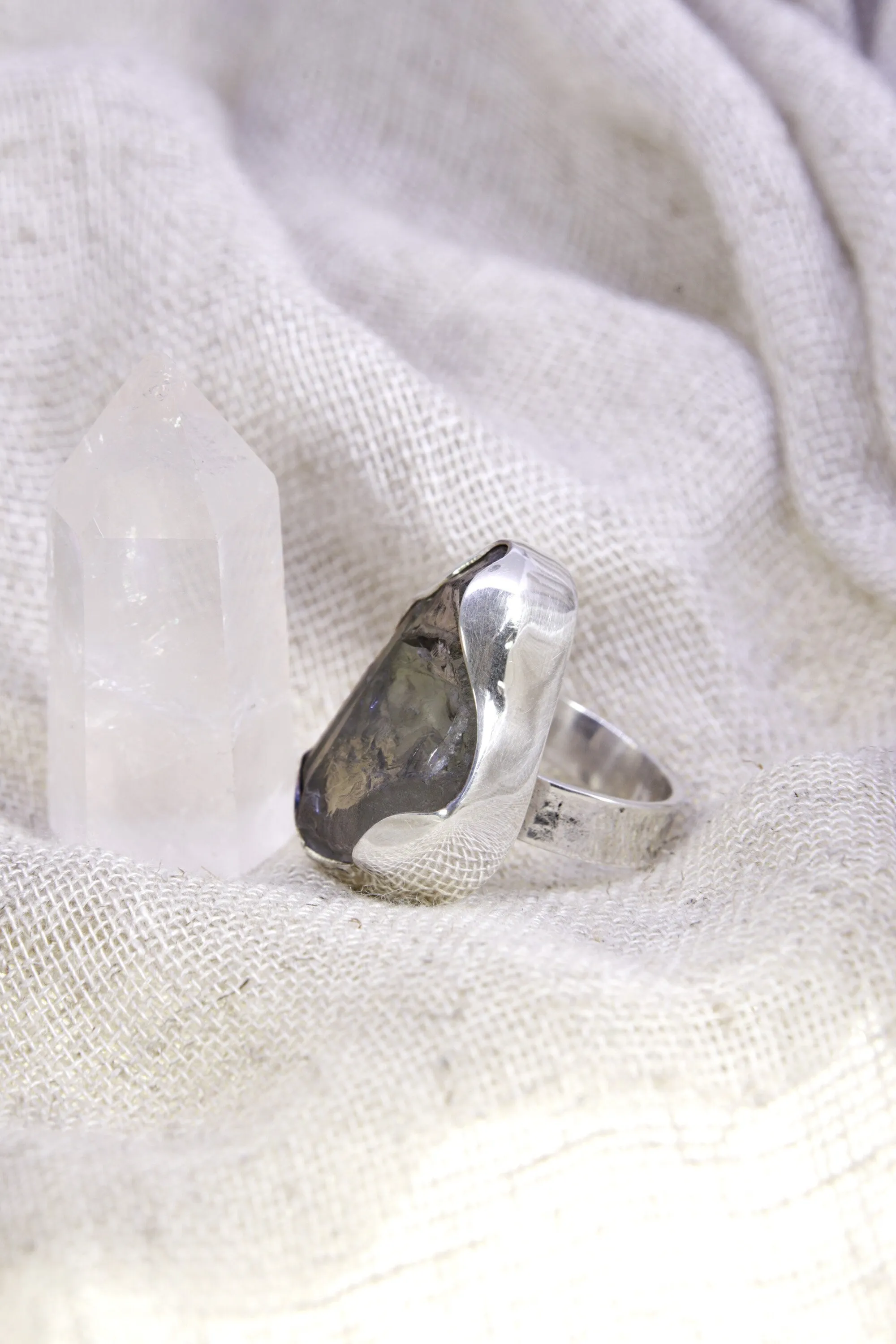 A Sturdy Embrace of Luxurious Luminosity: Adjustable Sterling Silver Ring with Green Amethyst - Unisex - Size 5-10 US