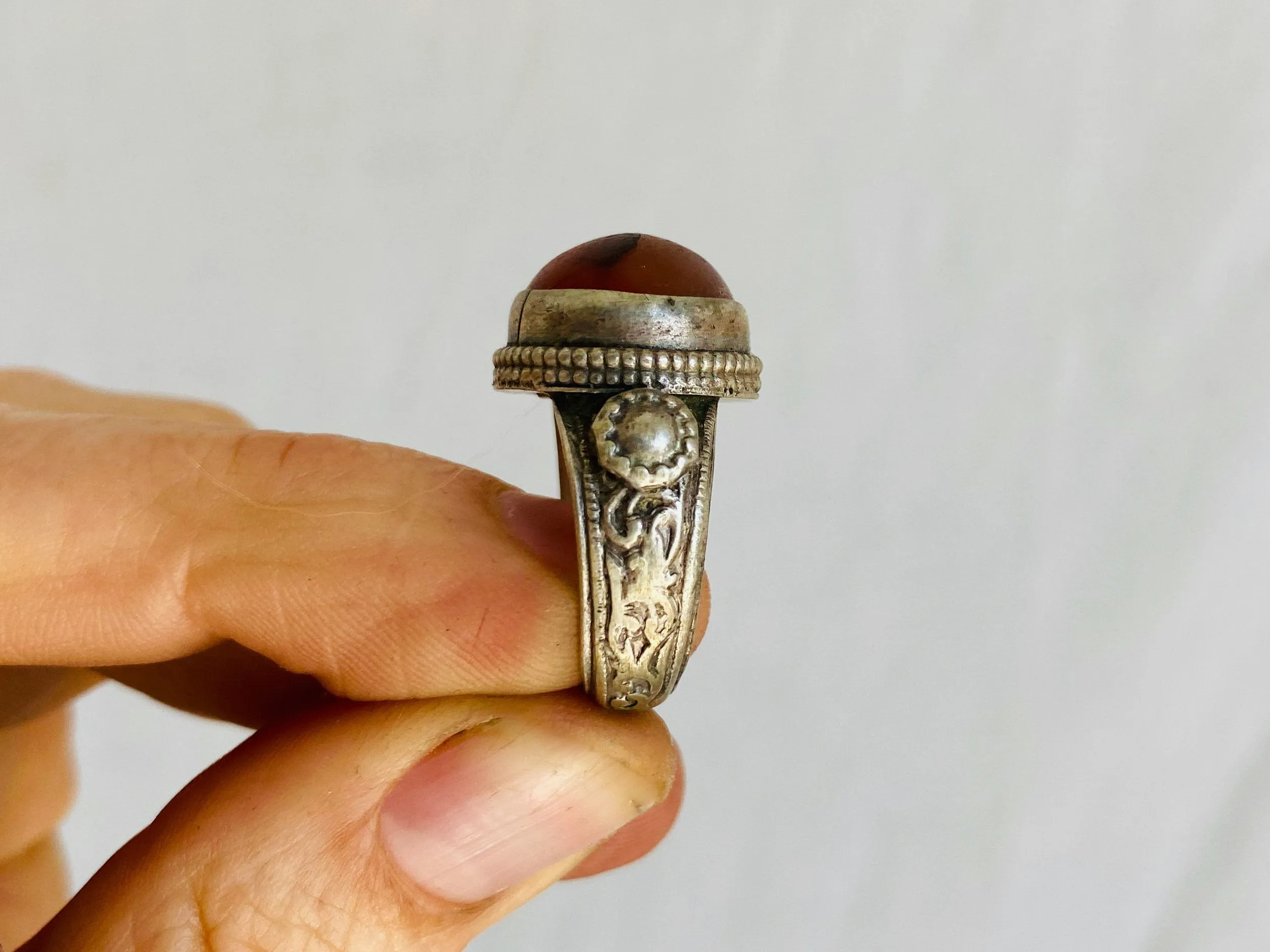 Antique Agate & Silver Ring. India.
