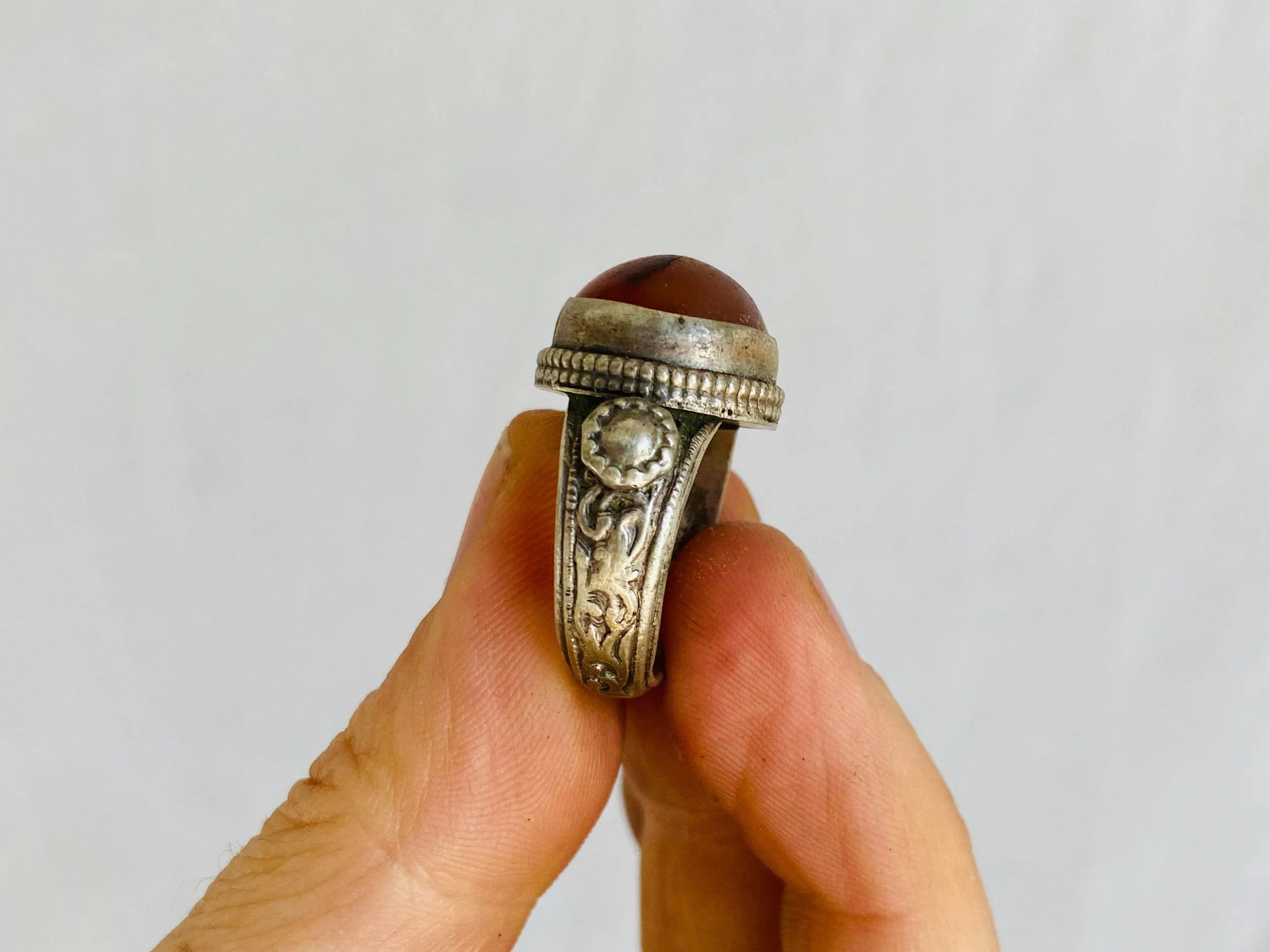 Antique Agate & Silver Ring. India.