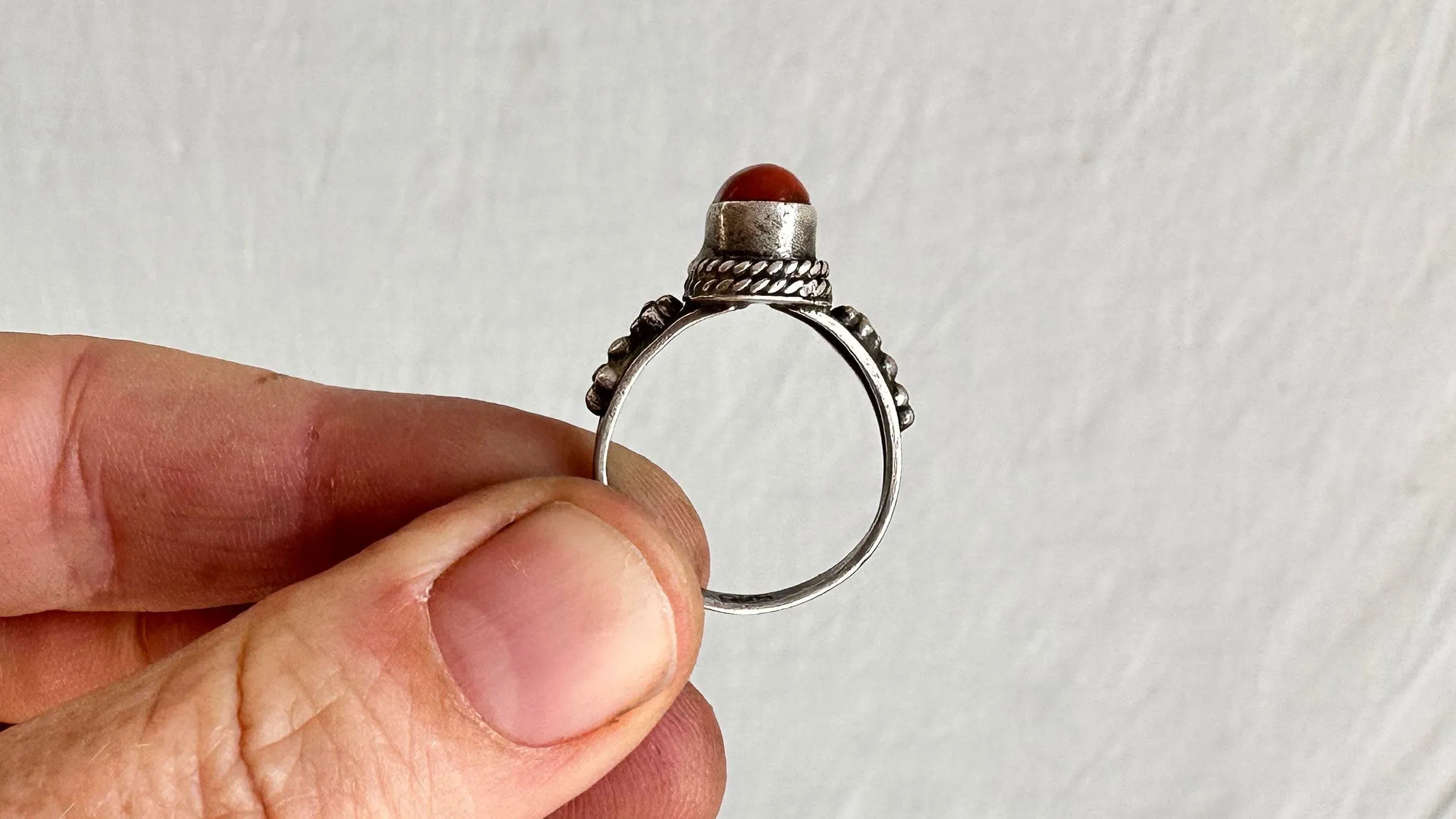 Antique Coral and Sterling Ring. India. Gorgeous! size 8. 1064