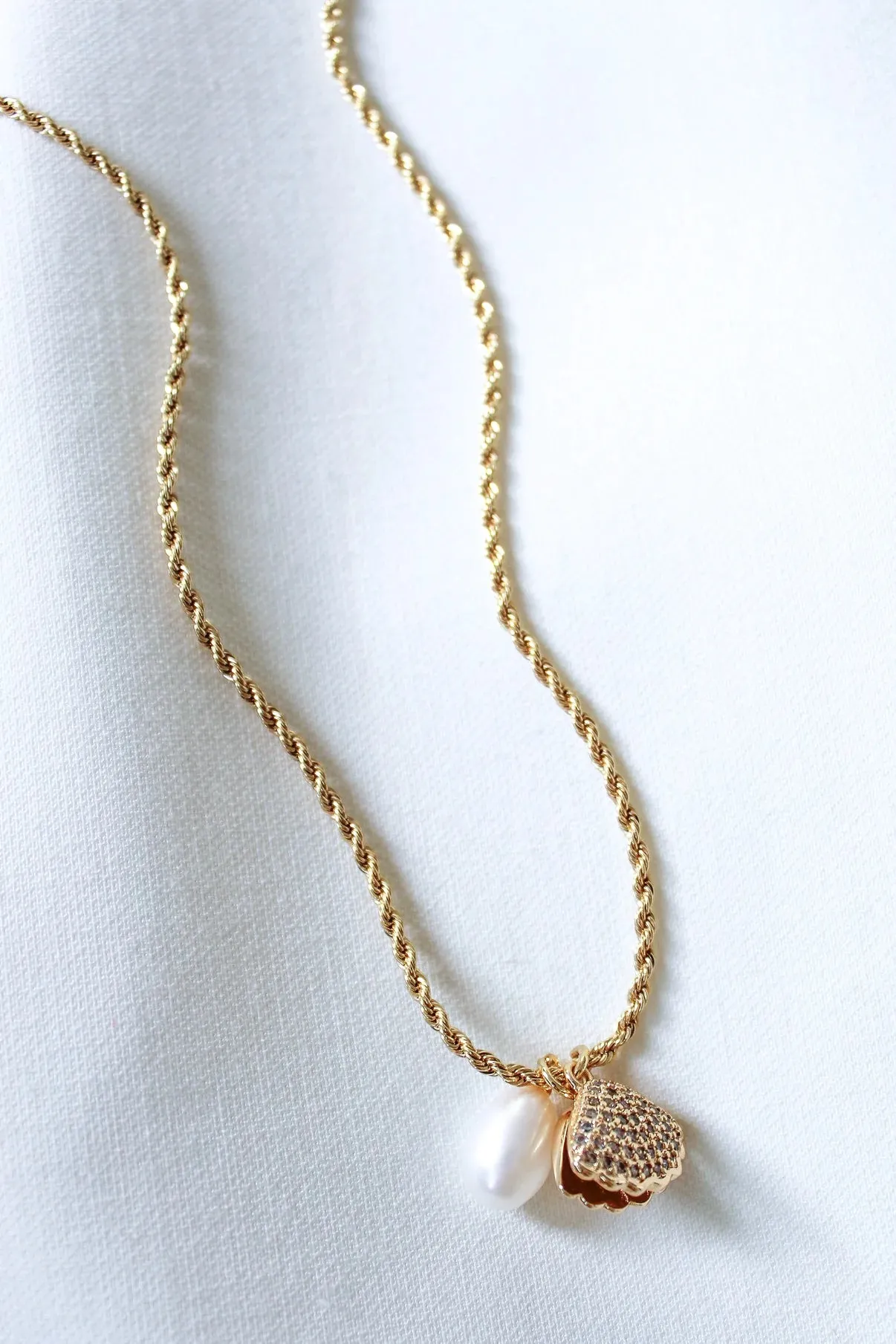 Cove Necklace