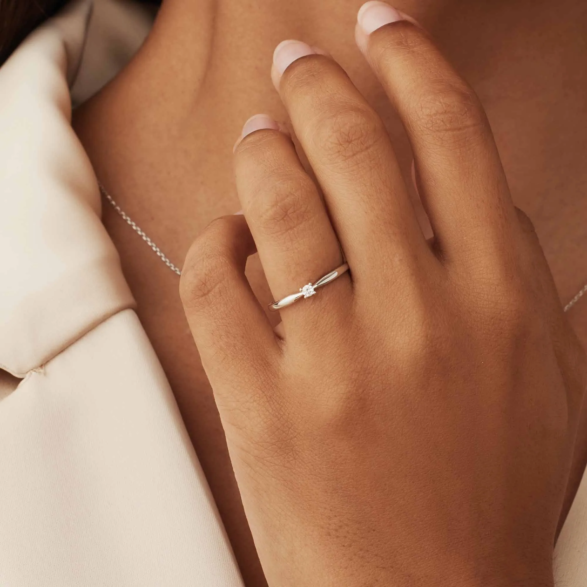 De la Paix Céline 14 karat white gold ring with diamond 0.05 carat