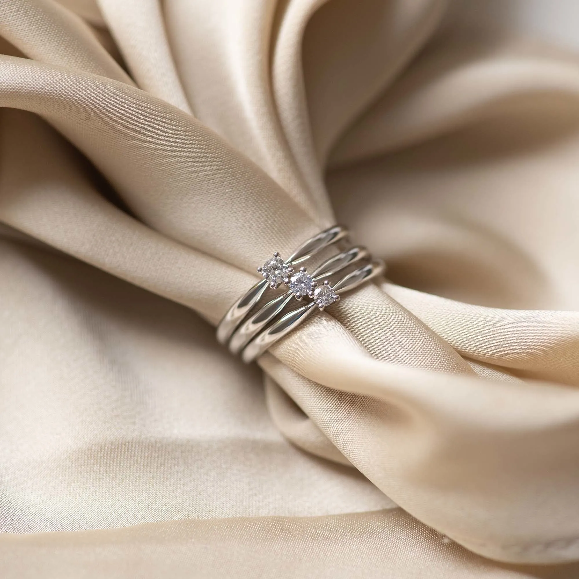 De la Paix Céline 14 karat white gold ring with diamond 0.05 carat