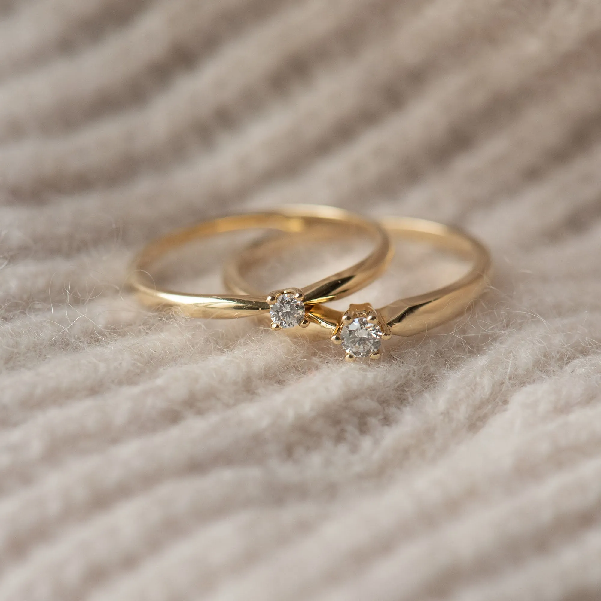 De la Paix Sybil 14 karat gold ring with diamond 0.10 carat