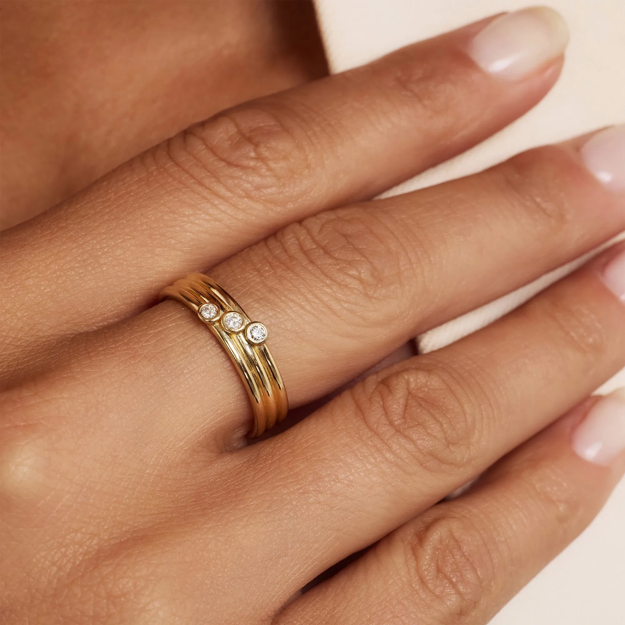 De la Paix Viviane 14 karat gold ring with diamond 0.09 carat