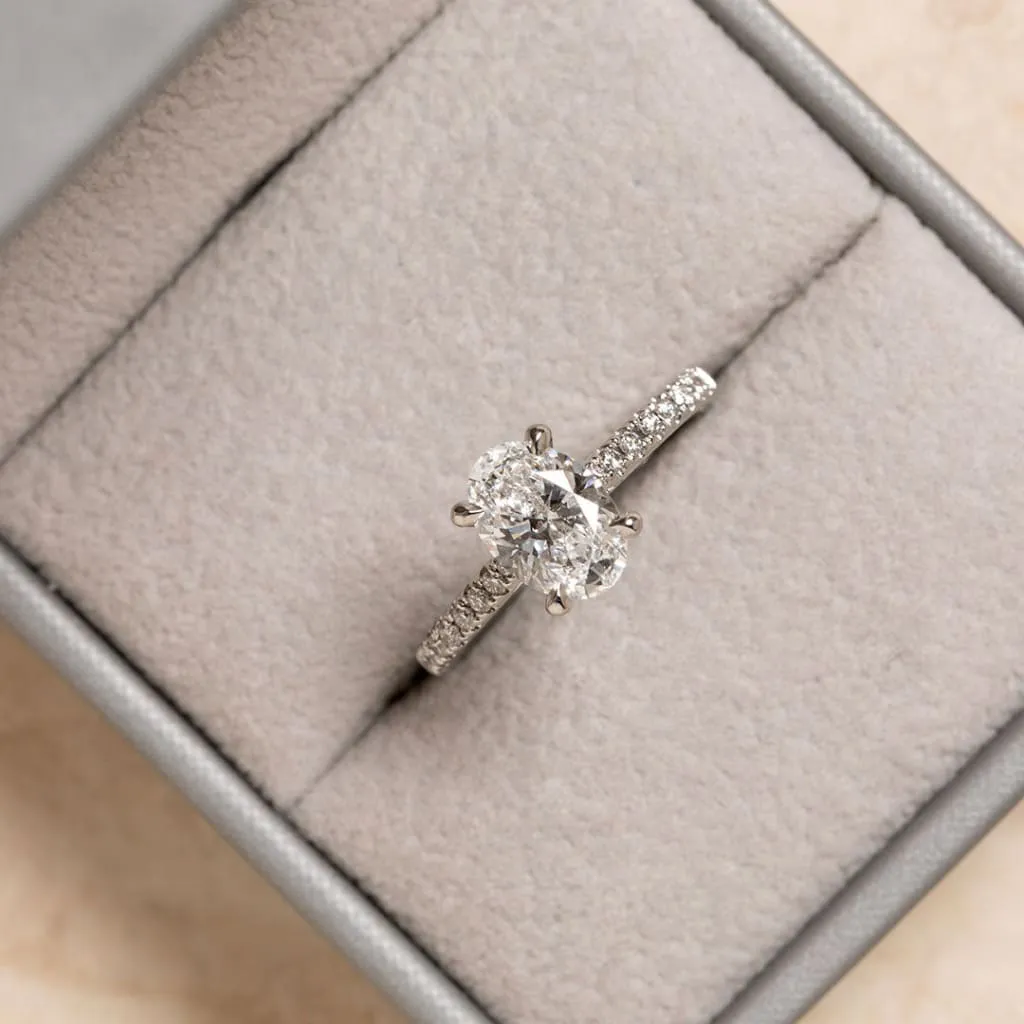 DIVINITY 1.70ct | Oval Solitaire Lab Diamond Set in Platinum