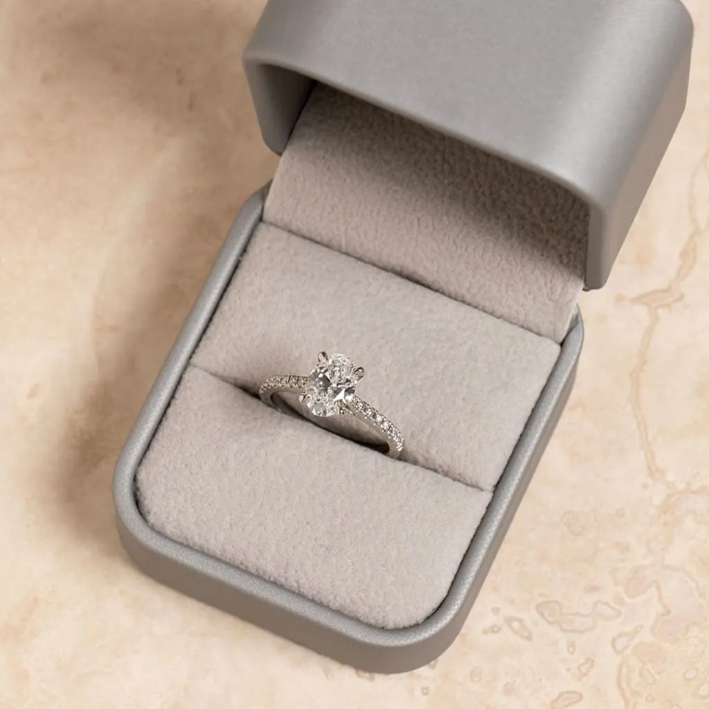 DIVINITY 1.70ct | Oval Solitaire Lab Diamond Set in Platinum