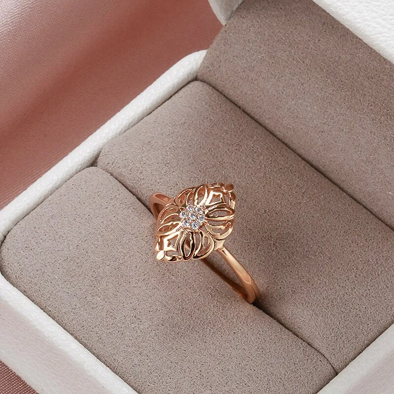 Elegant Flower Hollow Finger Rings