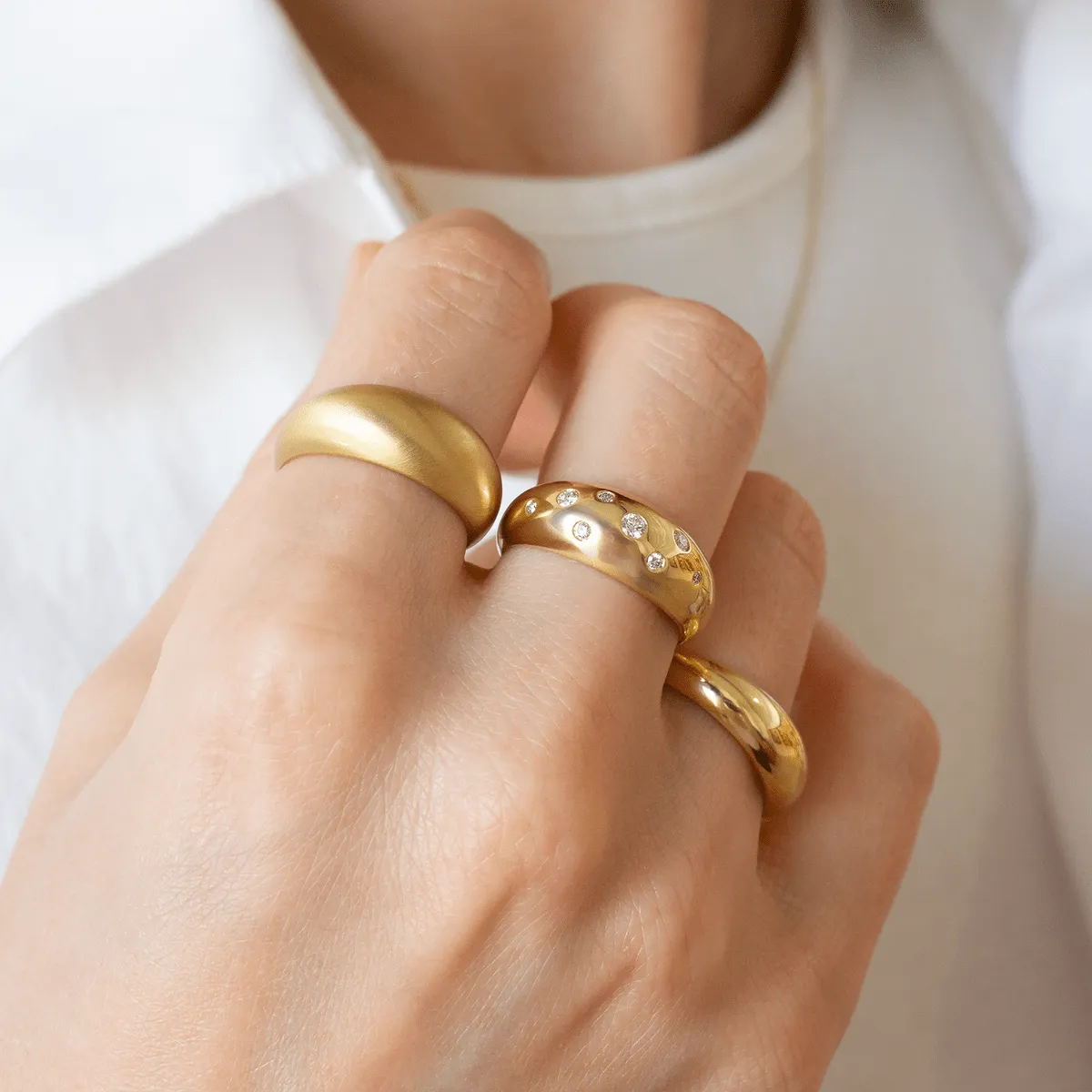 Matte Luna Bombe Ring