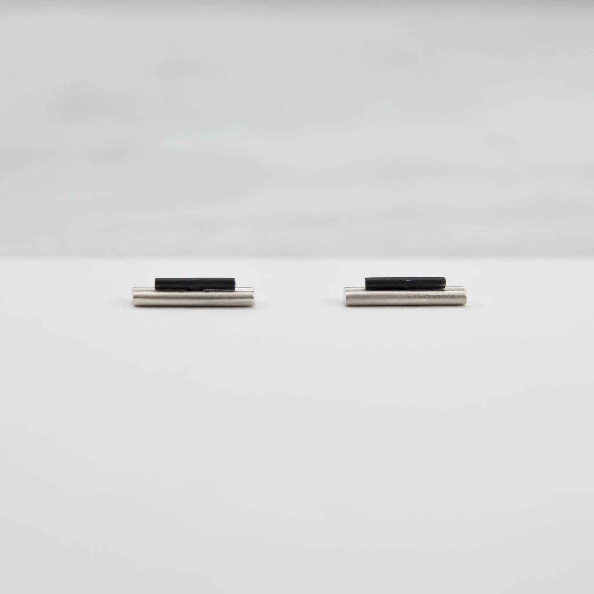 Minimalist staple earrings N°6