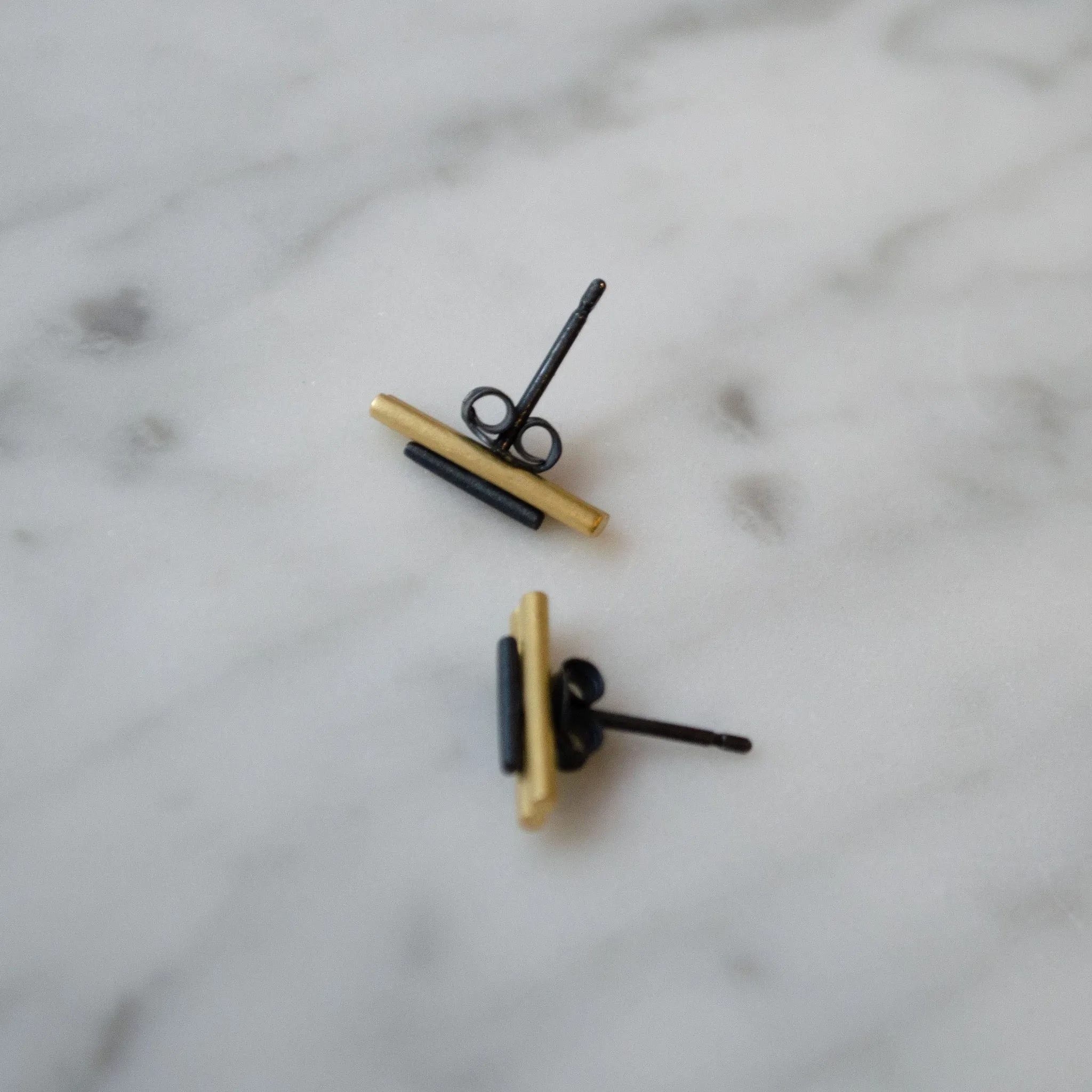 Minimalist staple earrings N°6