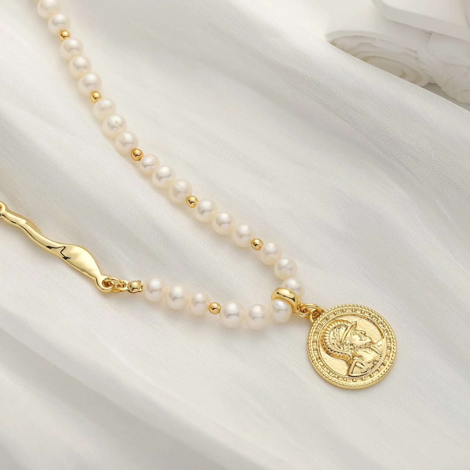 Portrait Pearl Chain Necklace