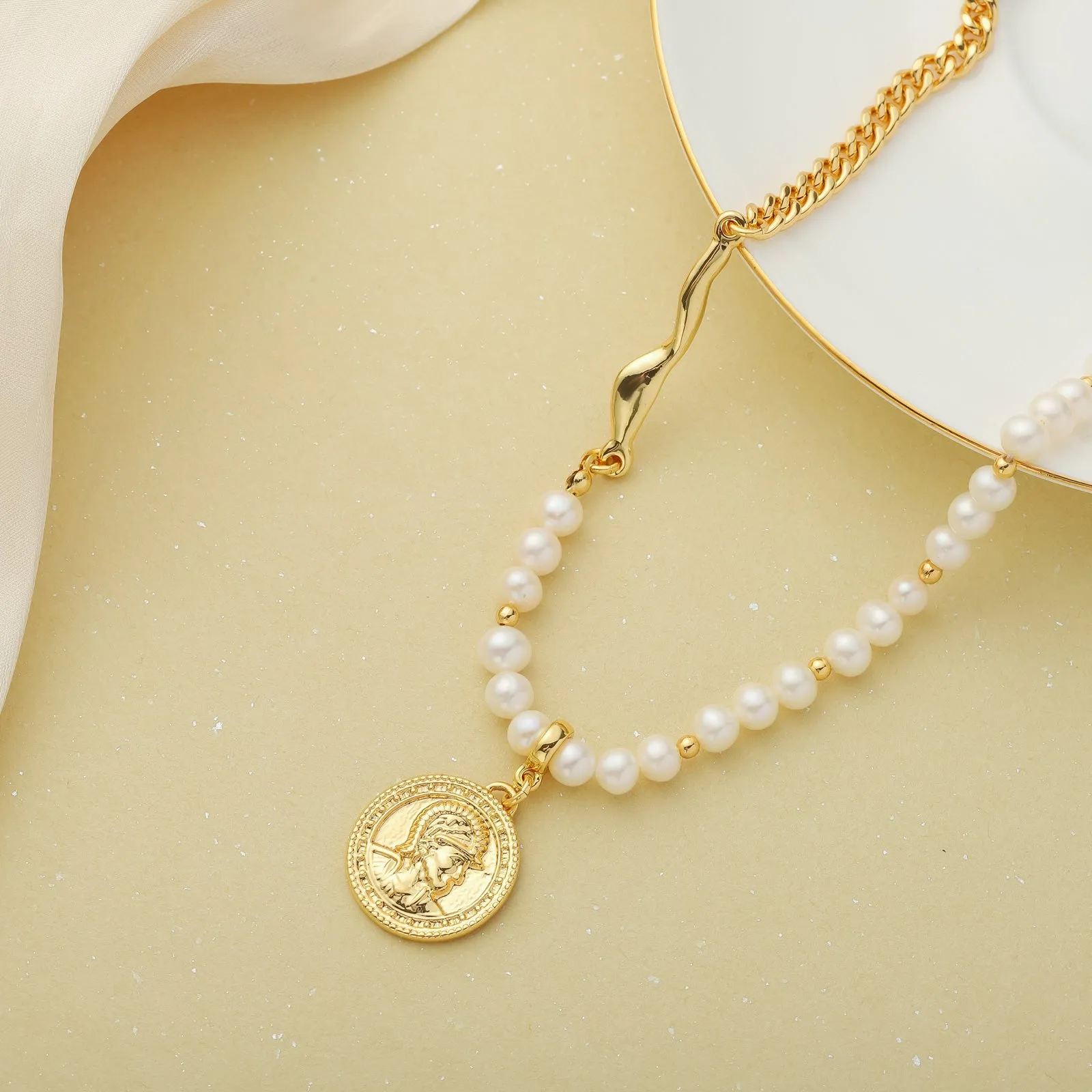 Portrait Pearl Chain Necklace