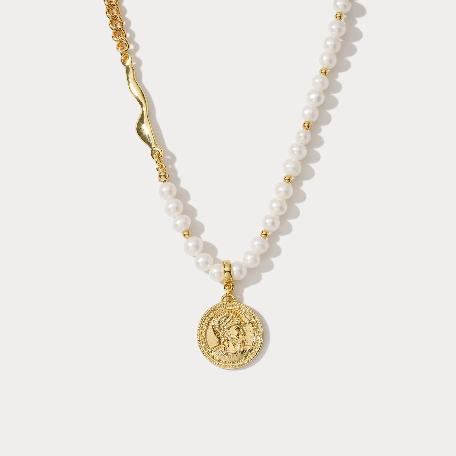 Portrait Pearl Chain Necklace