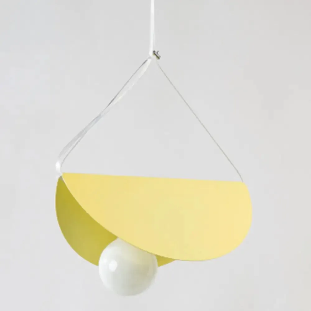 Sleek Metal Pendant Ceiling Light- Simplicity & Style in Living Room Lighting