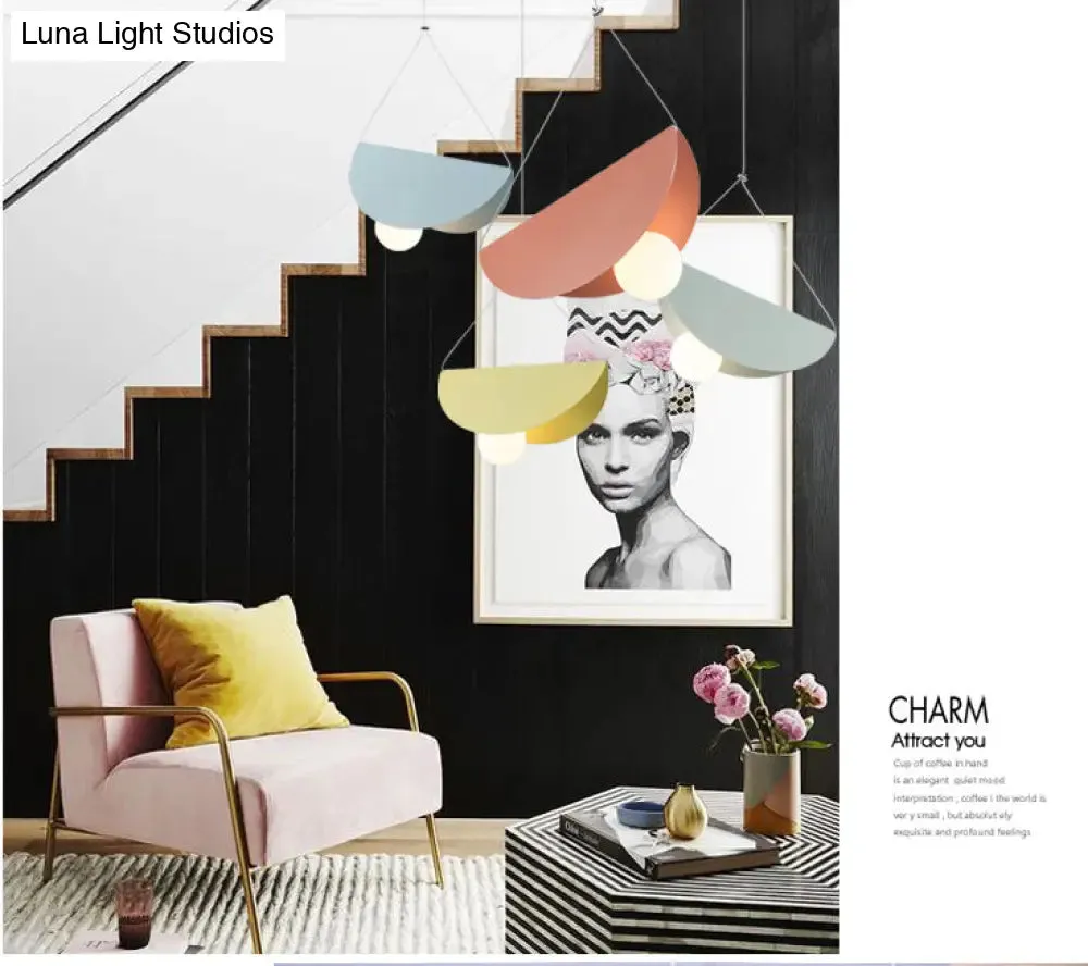 Sleek Metal Pendant Ceiling Light- Simplicity & Style in Living Room Lighting
