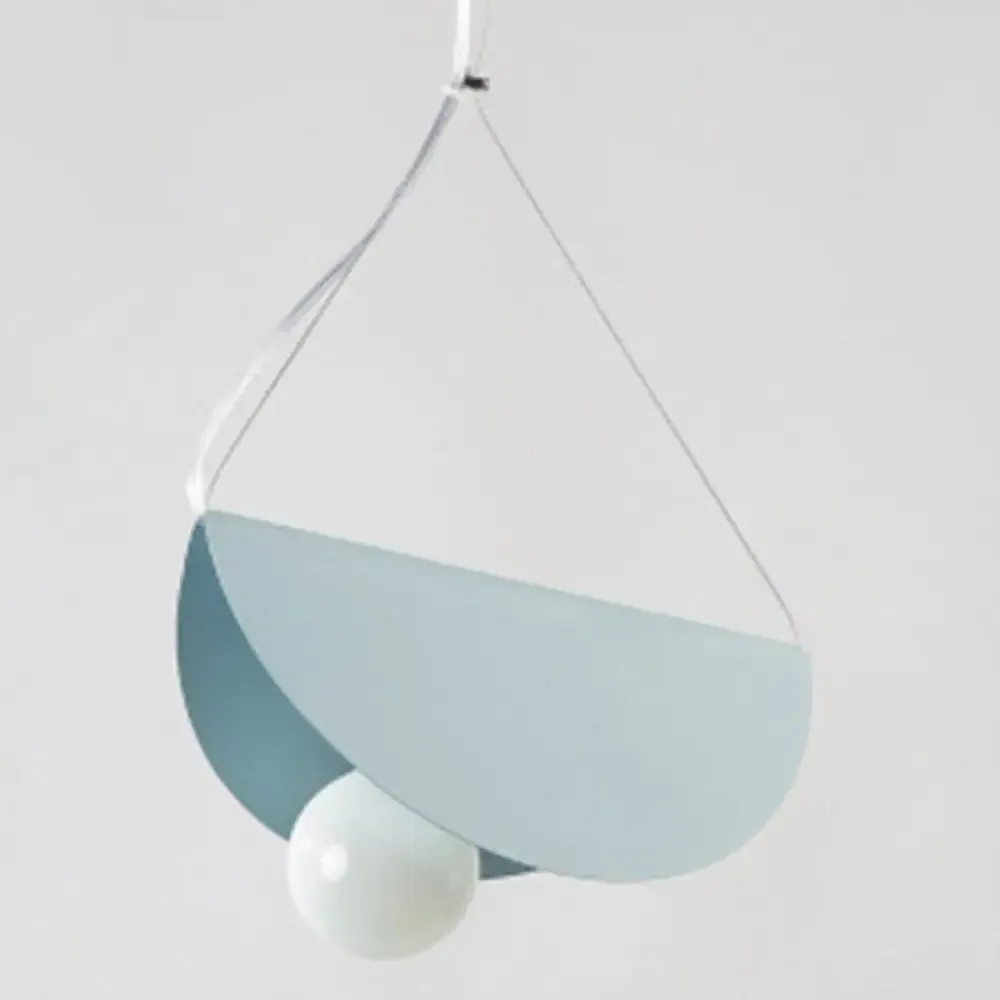 Sleek Metal Pendant Ceiling Light- Simplicity & Style in Living Room Lighting