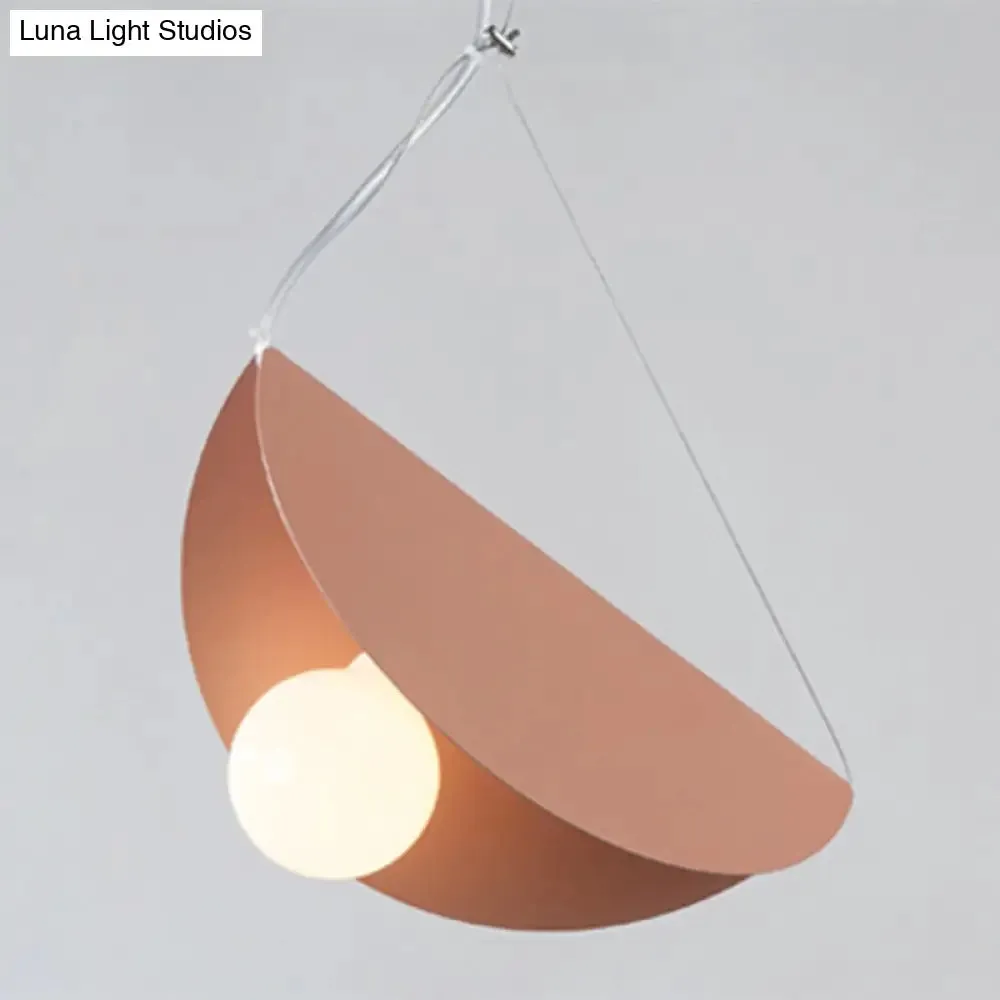 Sleek Metal Pendant Ceiling Light- Simplicity & Style in Living Room Lighting
