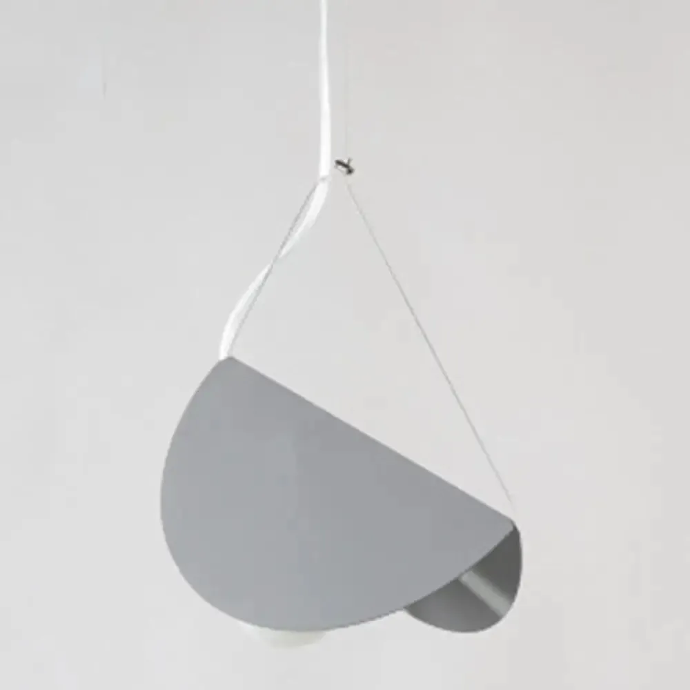 Sleek Metal Pendant Ceiling Light- Simplicity & Style in Living Room Lighting