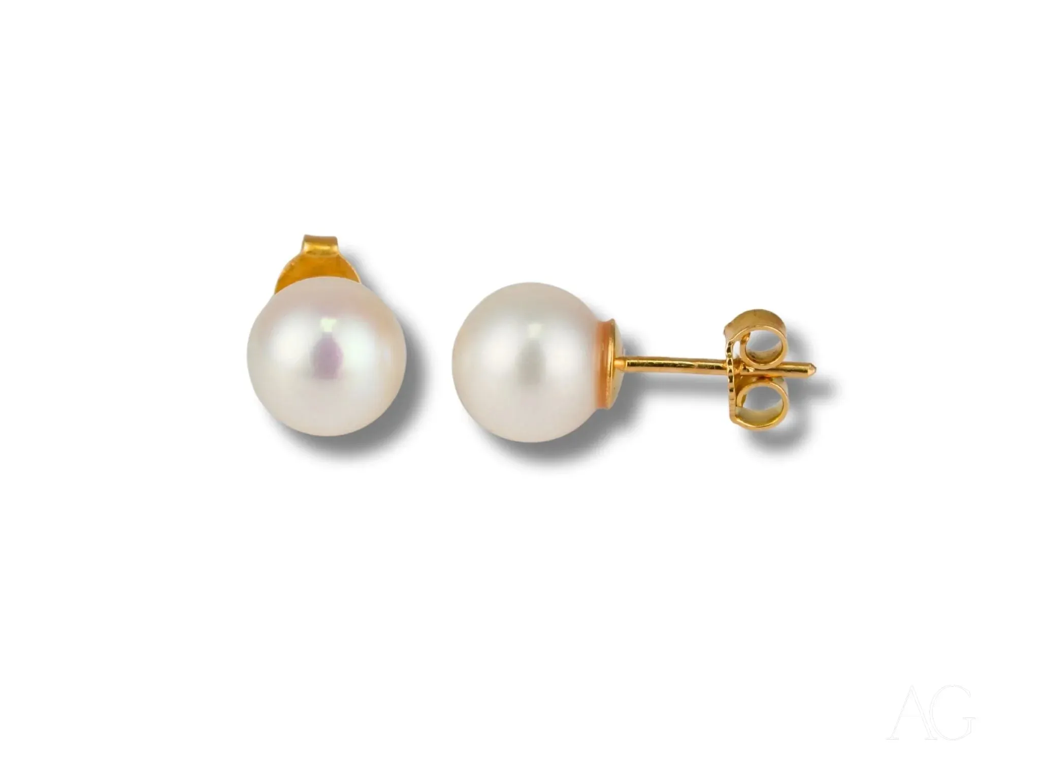Timeless Allure – 18K Gold Freshwater Pearl Stud Earrings